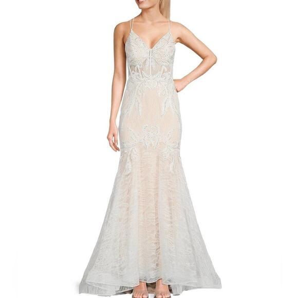 GB V-Neck Lace-Up Back Embroidered Lace Mermaid Gown Size 11 - Picture 2 of 11